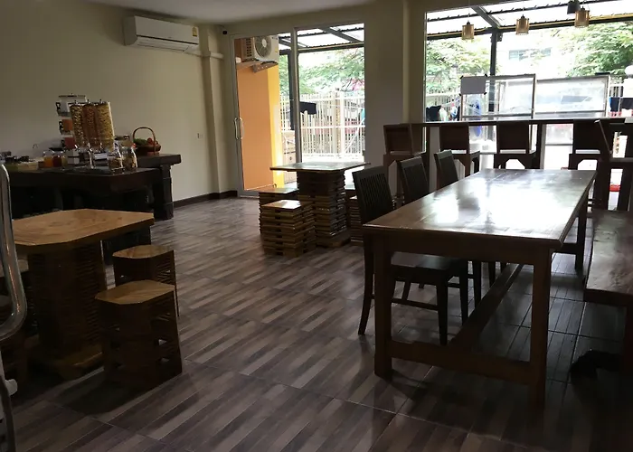 Baan Wanchart * バンコク都